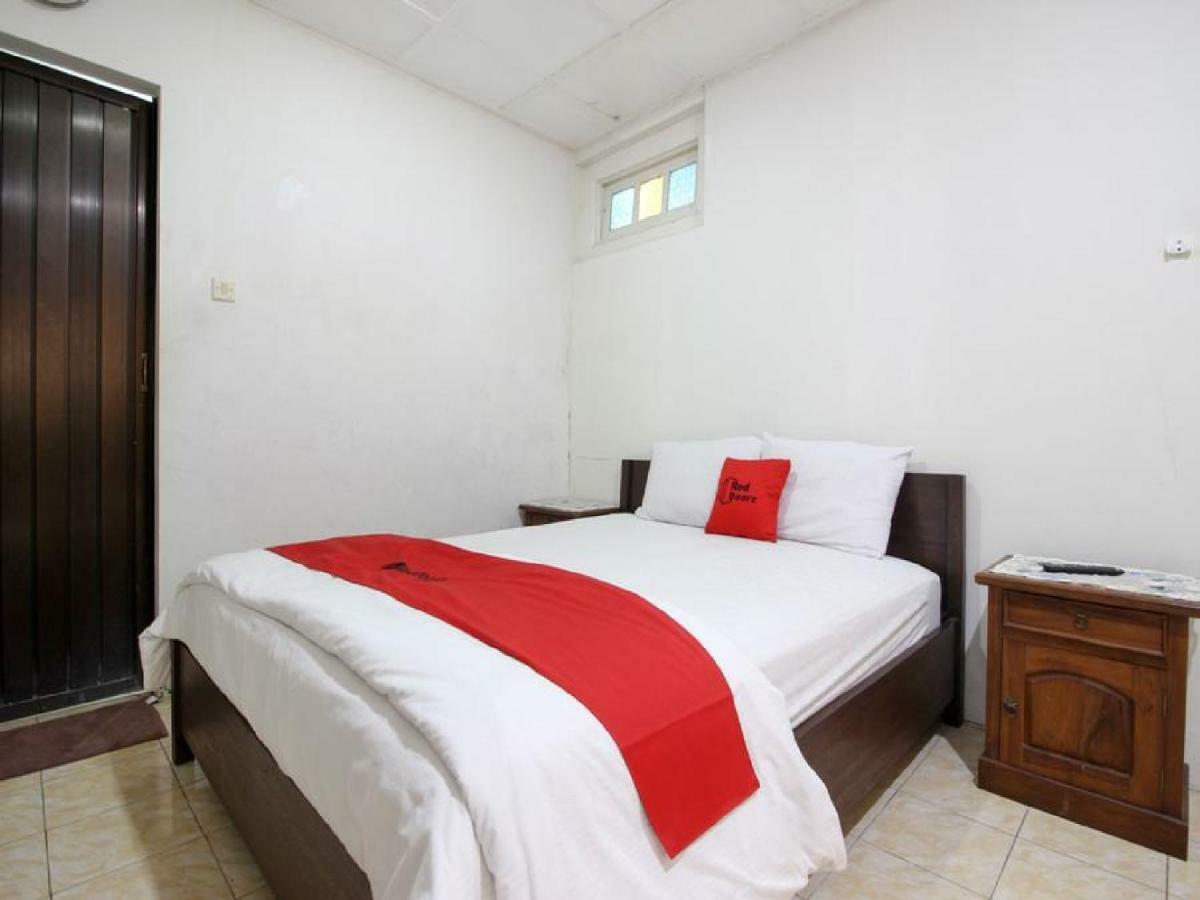 Reddoorz Syariah Near Wijilan Yogyakarta Hotel Exterior photo