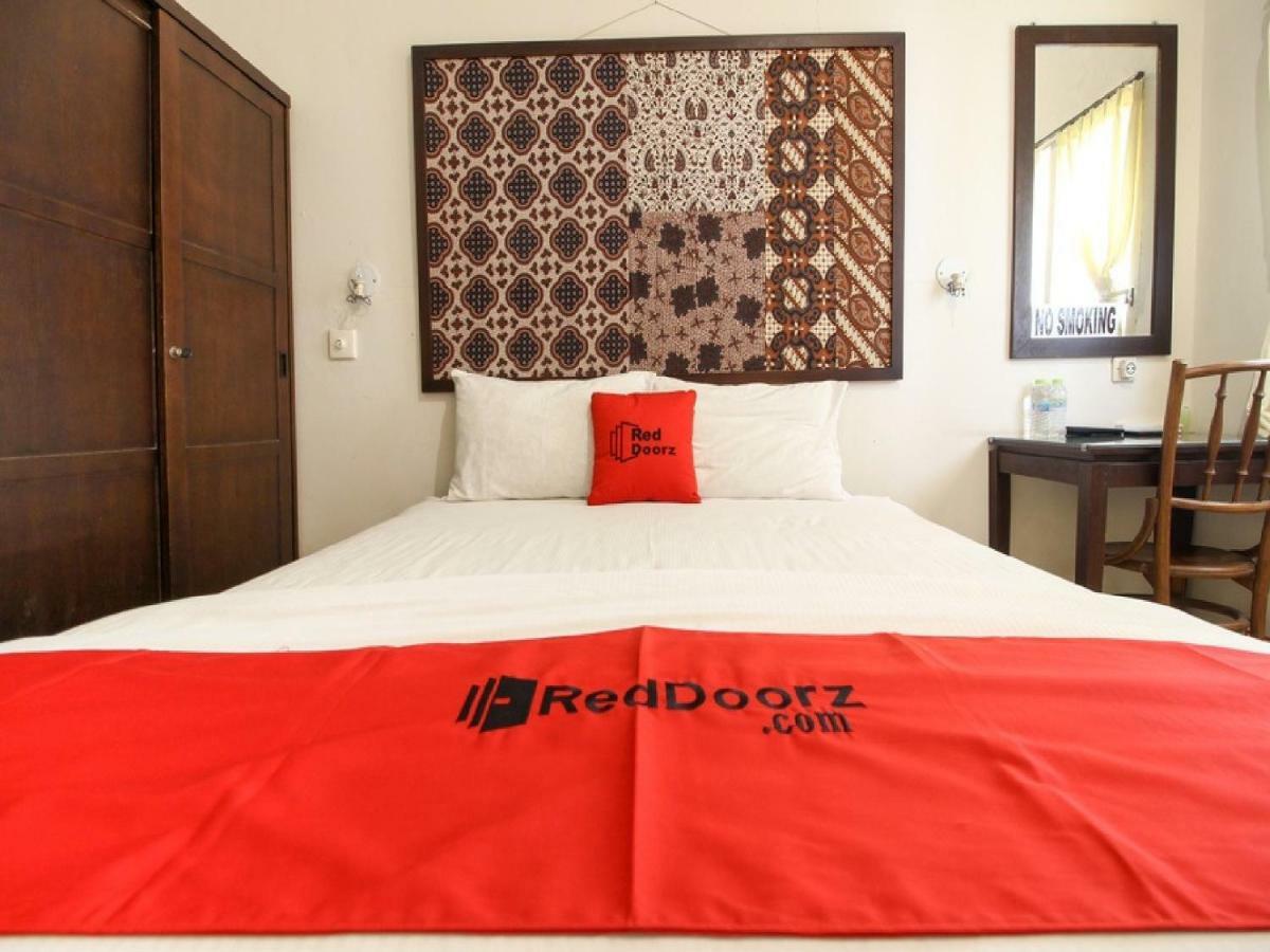 Reddoorz Syariah Near Wijilan Yogyakarta Hotel Exterior photo